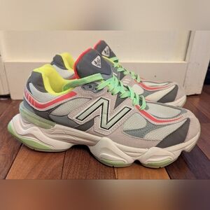 New Balance 9060 DTLR Glow Mens Size 8 EUC -U9060DGG